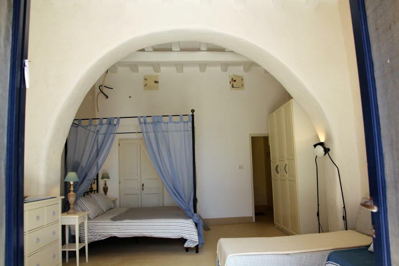Alicudi Giardino Dei Carrubi- Al Gradino 365 Bed & Breakfast Eksteriør bilde