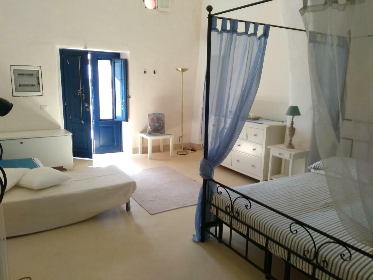 Alicudi Giardino Dei Carrubi- Al Gradino 365 Bed & Breakfast Eksteriør bilde