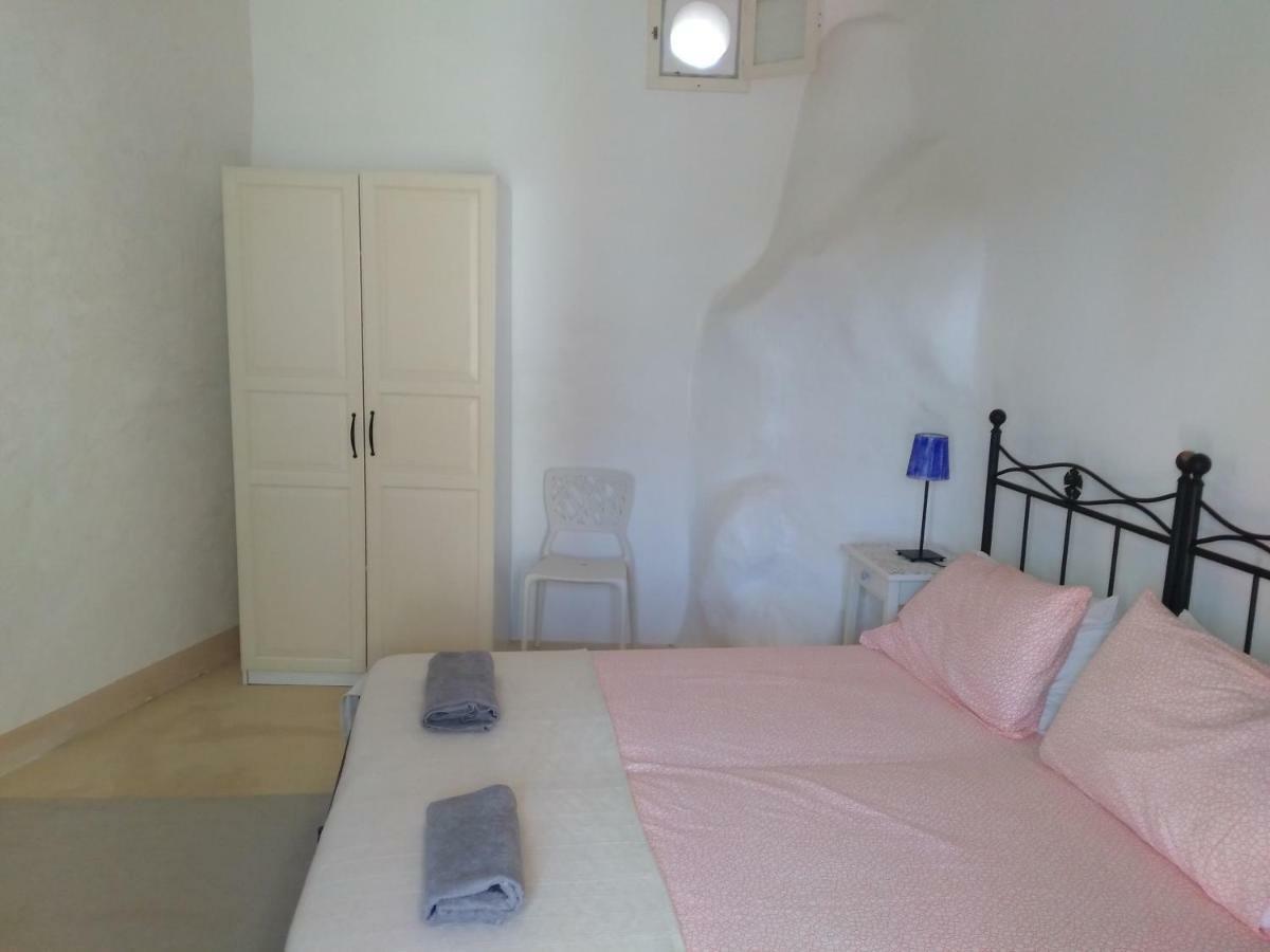 Alicudi Giardino Dei Carrubi- Al Gradino 365 Bed & Breakfast Eksteriør bilde