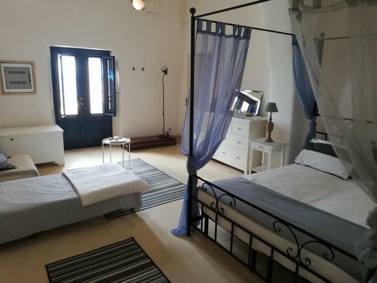 Alicudi Giardino Dei Carrubi- Al Gradino 365 Bed & Breakfast Rom bilde