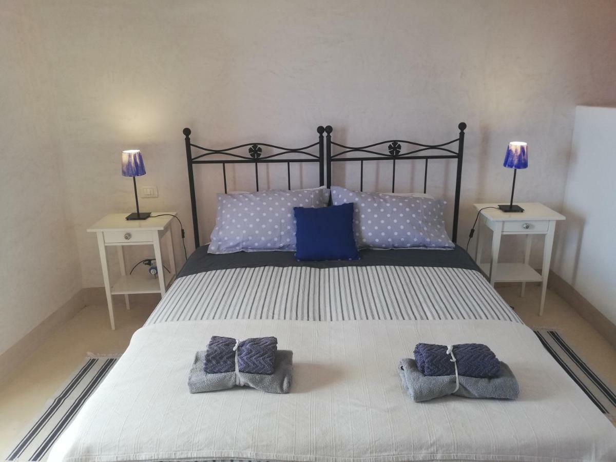 Alicudi Giardino Dei Carrubi- Al Gradino 365 Bed & Breakfast Rom bilde